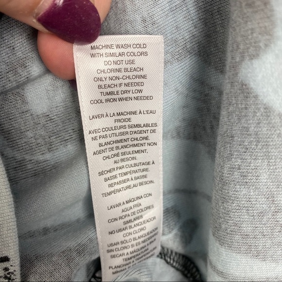 Avon Swirl‎ Print Crew Neck Tee Women's Medium Blue Black Cotton Long Sleeve - Picture 8 of 8